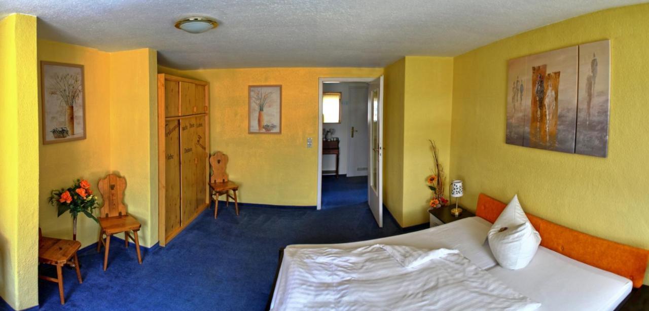 Hotel Schwarzes Ross Siebenlehn Buitenkant foto